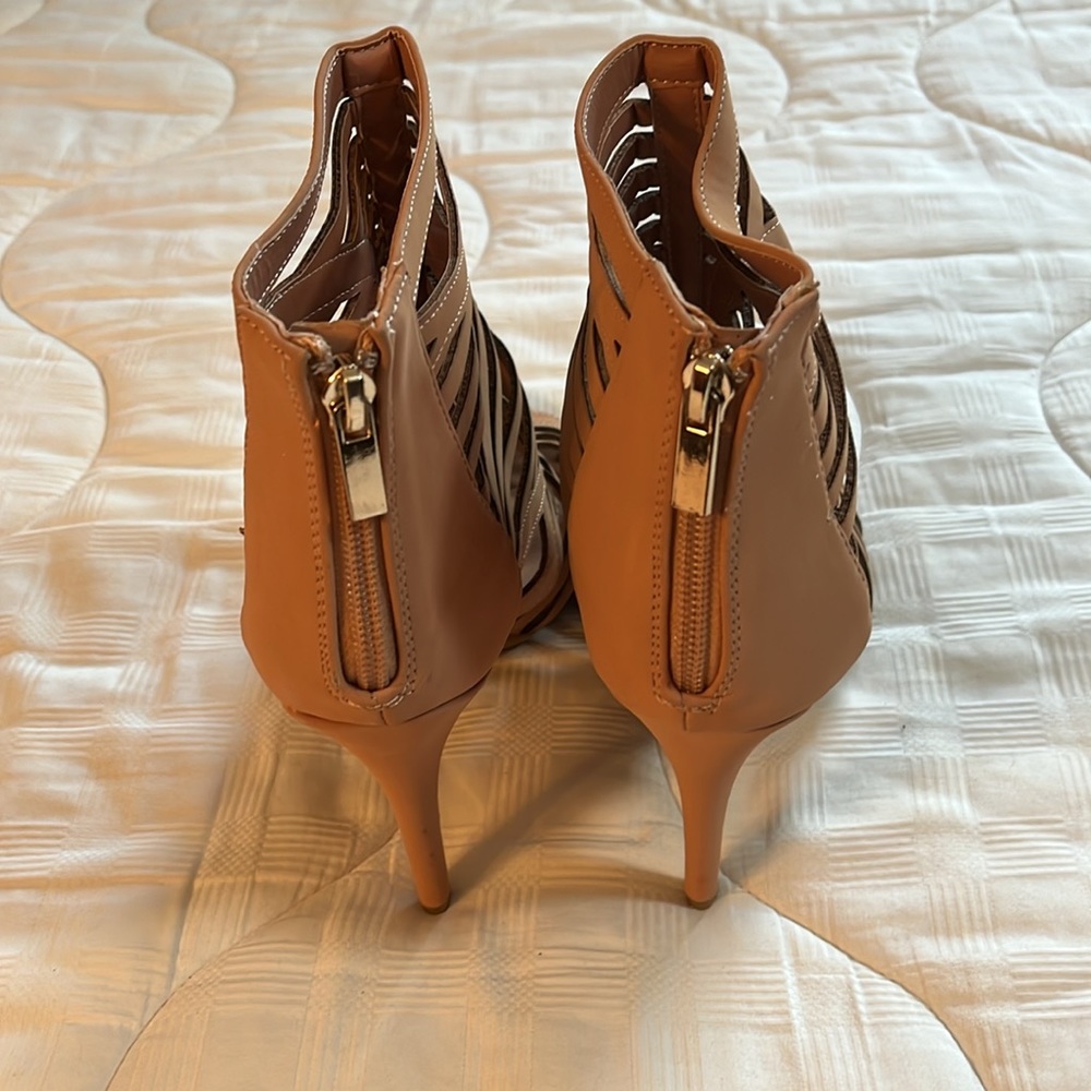 NWOT Vegan tan, Anna Michele open toe heeled booties - Picture 2 of 8